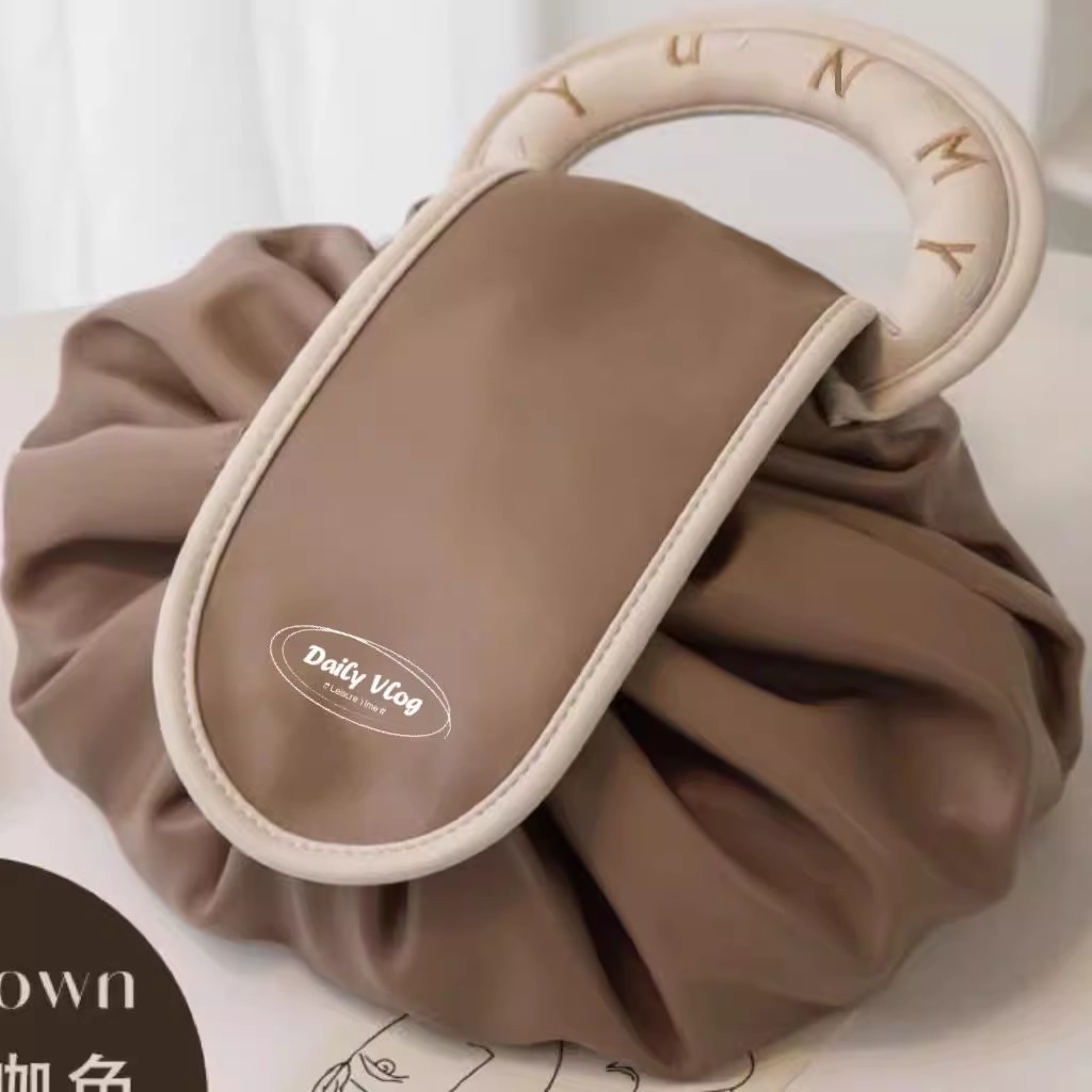 Tile Bag Drawstring - レイジー化粧ポーチ レディース 2024年新作 大容量 トラベル収納バッグ タイル柄