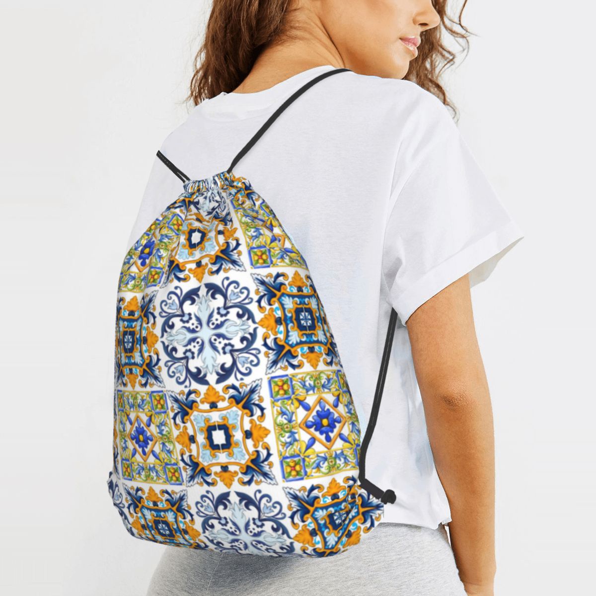 シチリアタイルのコピー、地中海、モザイク、装飾的なバックパッ - Tile Bag Drawstring のレビューと価格