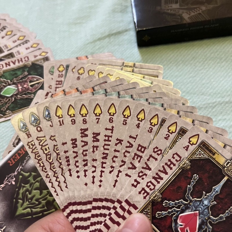 バンダイ仮面ライダーアニメキャラクターの創造的な個性のトラン - Board Game Zoo のレビューと価格